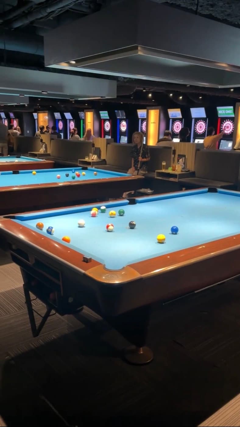 Billard- und Darts-Bar BAGUS in Akihabara Tokyo