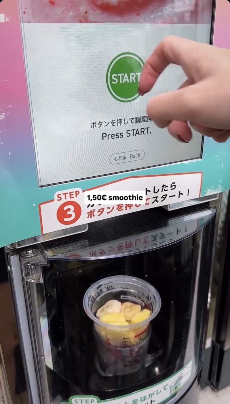 Self-Service Frozen Smoothie Automat im japanischen Konbini